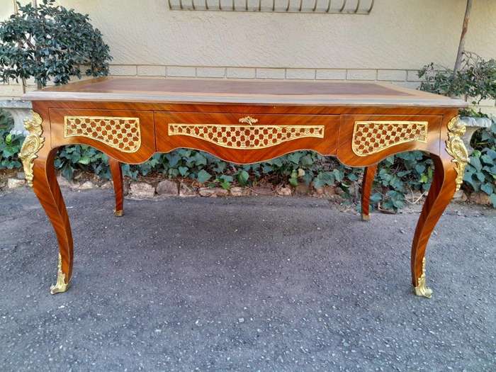 A 20th Century French Louix XVI Style Walnut Desk / Writing Table / Bureau Plat With Gilt Tooled ...