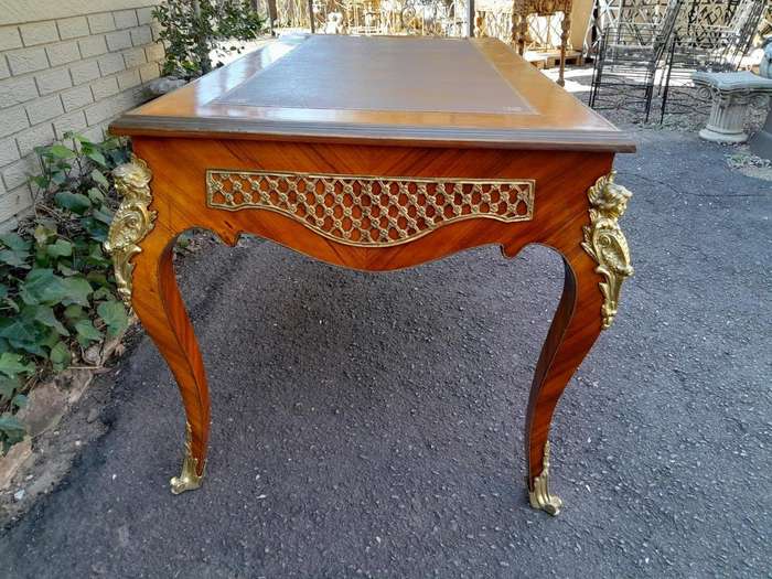 A 20th Century French Louix XVI Style Walnut Desk / Writing Table / Bureau Plat With Gilt Tooled ...
