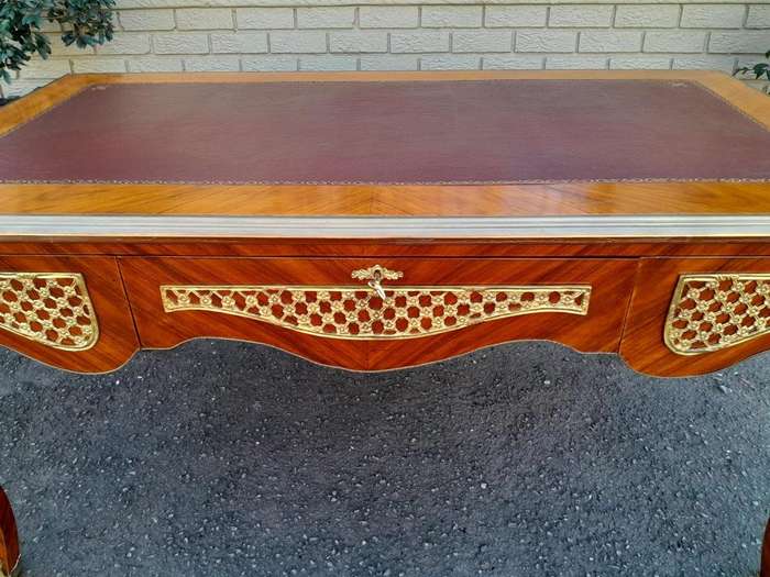 A 20th Century French Louix XVI Style Walnut Desk / Writing Table / Bureau Plat With Gilt Tooled ...