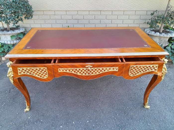 A 20th Century French Louix XVI Style Walnut Desk / Writing Table / Bureau Plat With Gilt Tooled ...