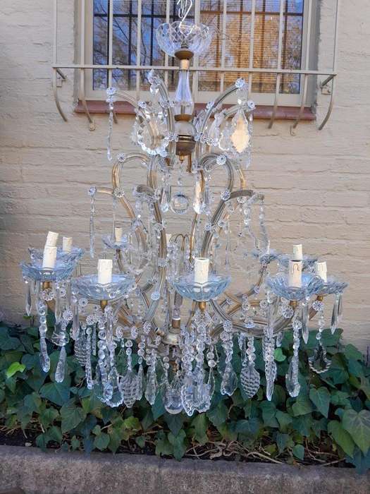 A 20th Century French Style Crystal Chandelier With Twelve Lights