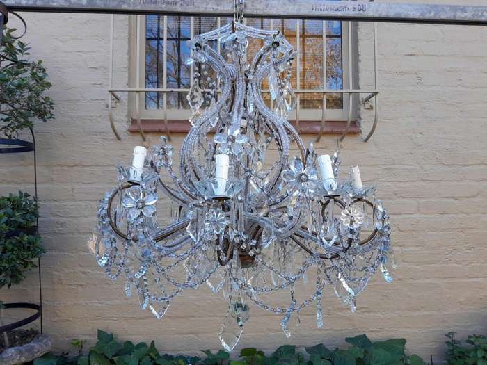A 20th Century French Style Crystal Chandelier With Twelve Lights