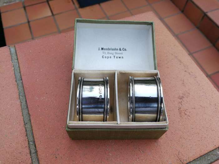A Circa 1925 Cased Pair Of George IV Silver Napkin Rings, William Suckling Ltd, Birmingham,  