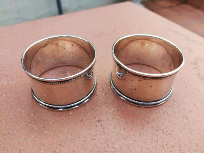 A Circa 1925 Cased Pair Of George IV Silver Napkin Rings, William Suckling Ltd, Birmingham,  