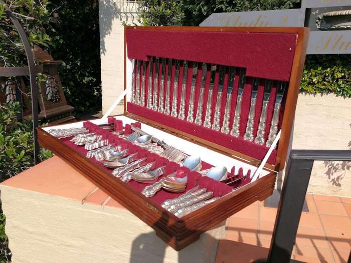 Community Plate Twelve (12) Place Cutlery Set In Original Wooden Canteen