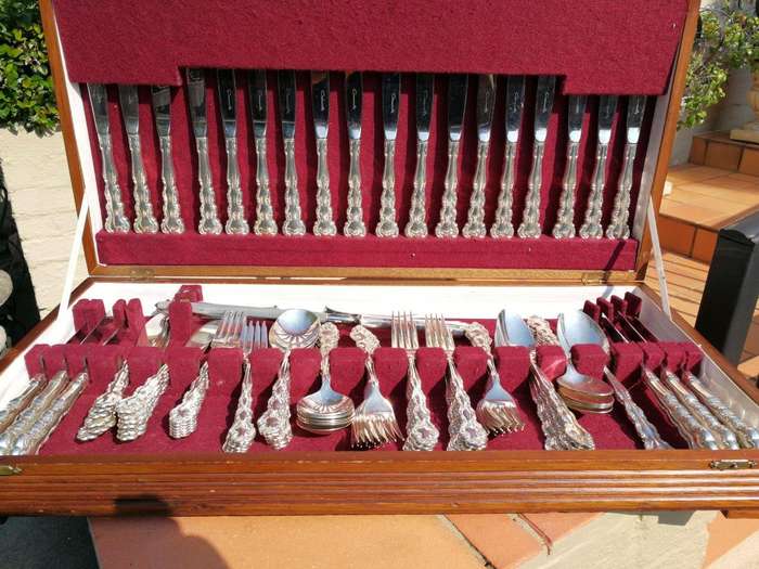 Community Plate Twelve (12) Place Cutlery Set In Original Wooden Canteen