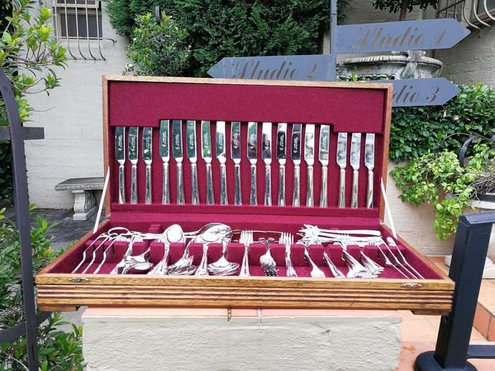 A 105 Piece Sheffield England Silver-Plate A1 Quality Twelve (12) Place Cutlery Set In A Canteen ...
