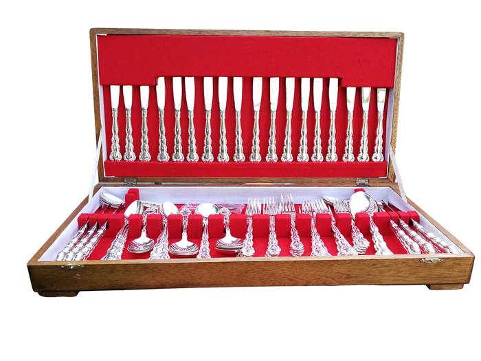 A Oneida 12 place Silver Plate Mansion House Design Cutlery Set (Mint condition as never used)  ...