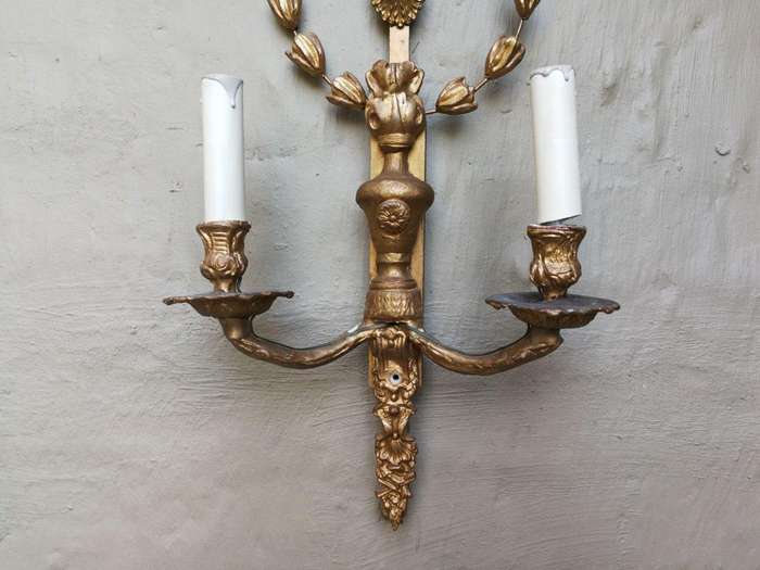 A Pair Large size Giltwood Wall Sconces (Fitted for electricity)
