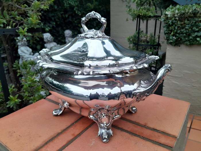 An Electroplate Tureen On Feet