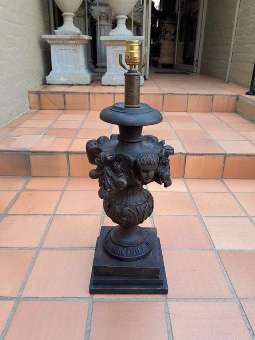 20th Century French Ornately Carved  and Hand Gilded Wooden Table Lamp