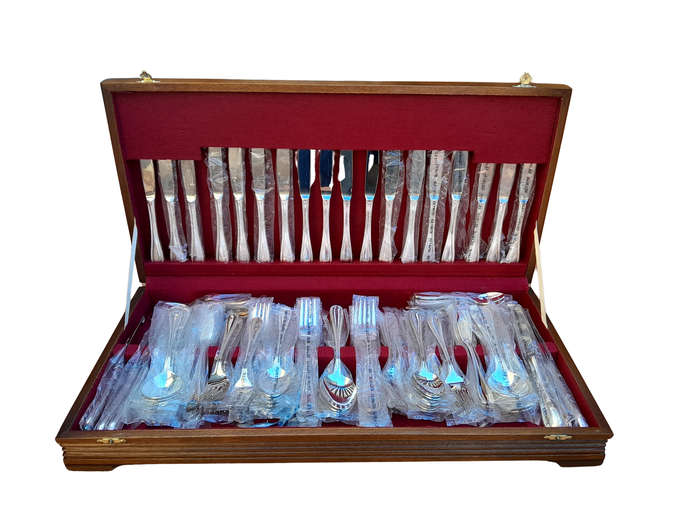 An Eetrite12 Place Canteen Of Avon Design Silver Plate  Cutlery Set