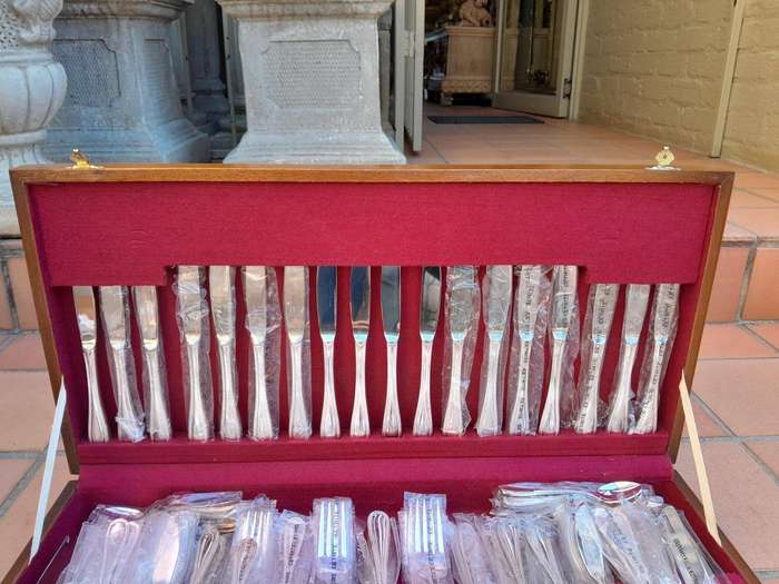 An Eetrite12 Place Canteen Of Avon Design Silver Plate  Cutlery Set