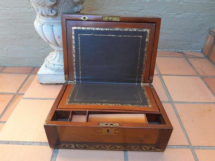 Early 19th Century Regency Mahogany And Rosewood And Brass Writing Slope With Gilt Leather Tooled...