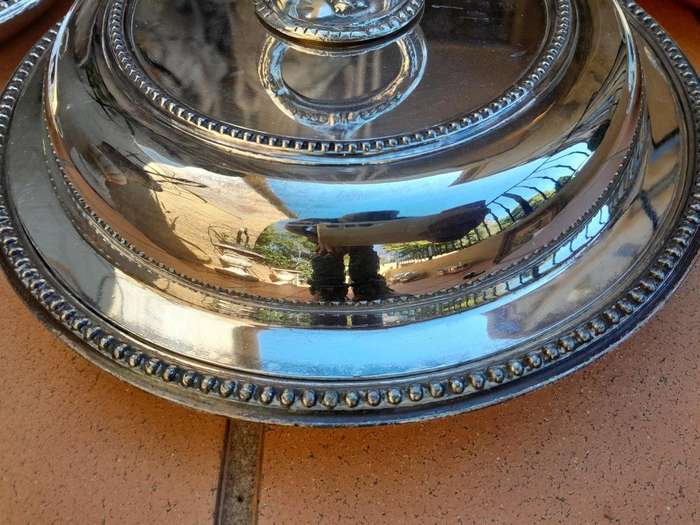A 19th Century Set Of Four Early Victorian Sheffield Entrée Dishes With Covers