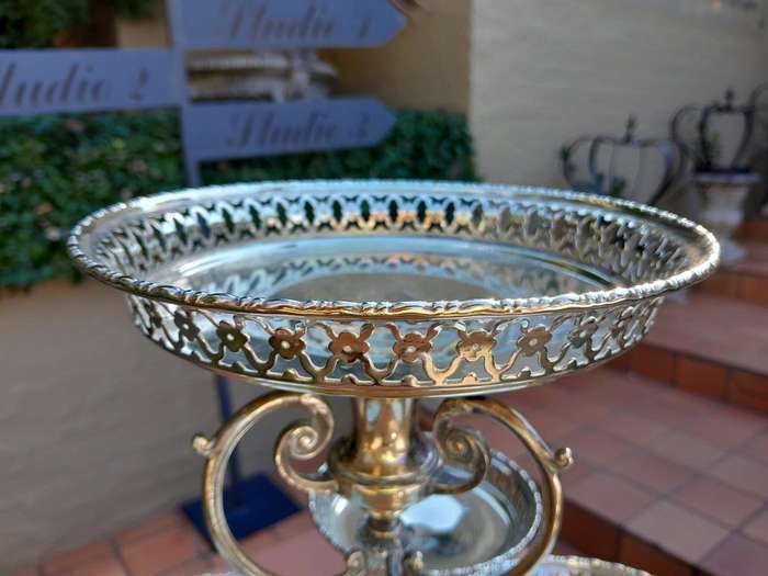 An Early 20th Century Edwardian Silver Plate Epergne
