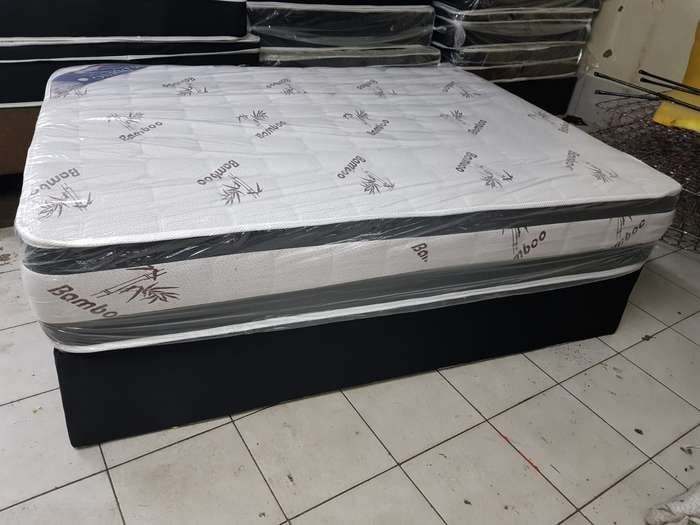 Queen Bamboo Memory Foam Bed