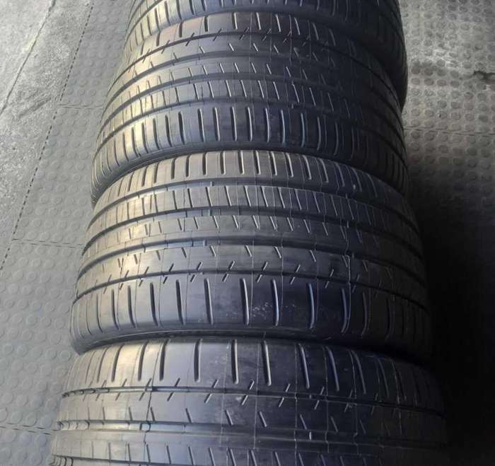 265/40/18 Michelin Pilot Super Sport.
