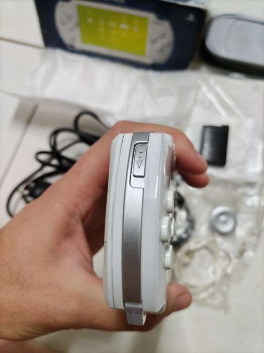 Sony Psp 1000 GIGA PACK Ceramic white Rare