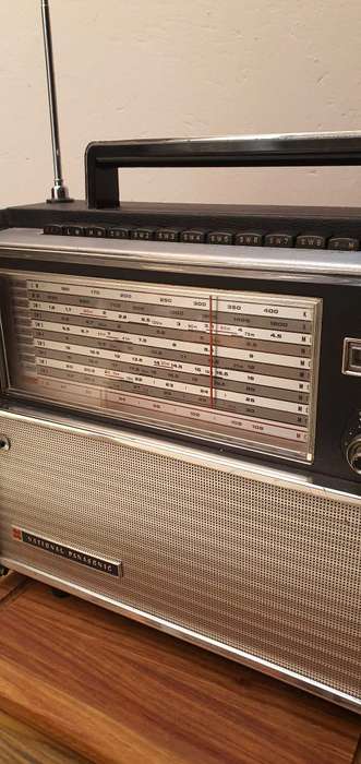 Rare 1969 National Panasonic model RF 5000 am/fm world radio in Working condition !!