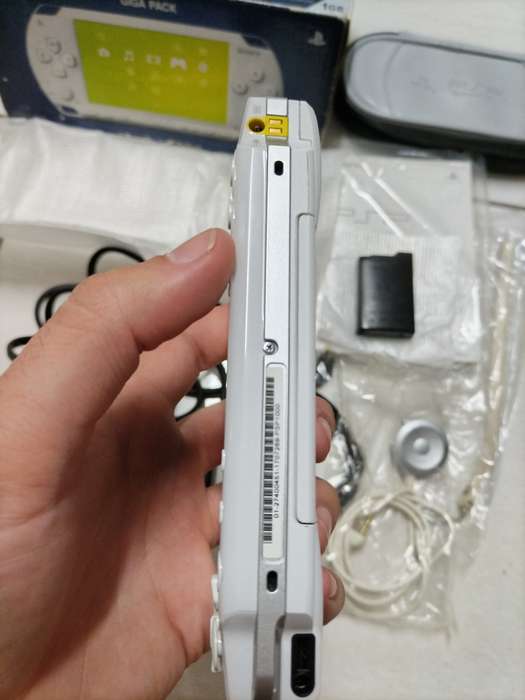 Sony Psp 1000 GIGA PACK Ceramic white Rare