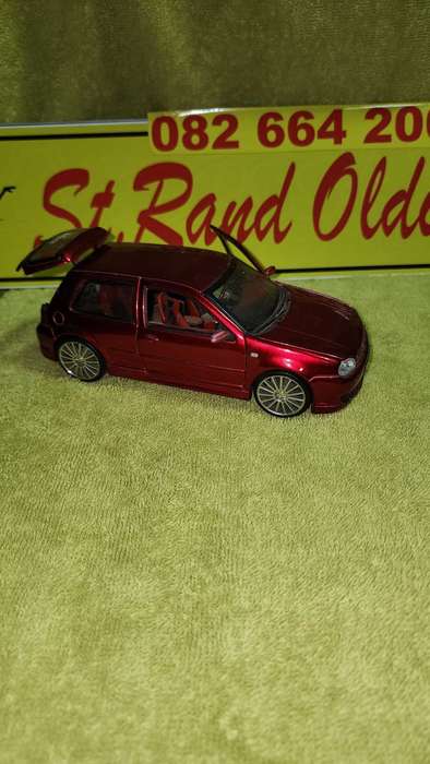 VW Golf R 32 Maisto