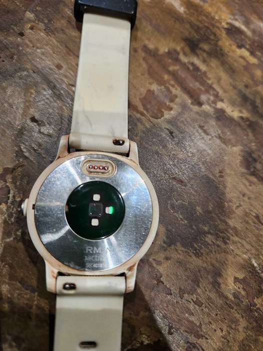 Garmin Vivoactive 3 & charger - USED (shows wear/ discolouration) - OUTSTANDING watch