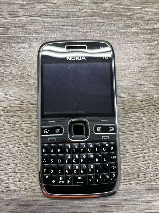 Nokia E72