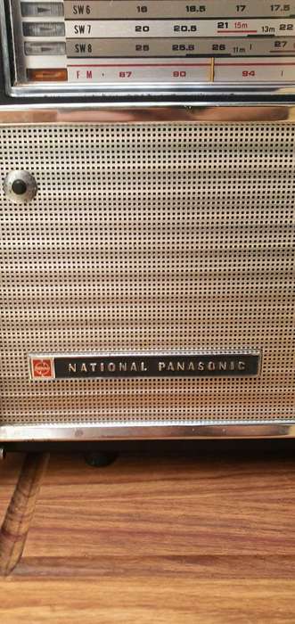 Rare 1969 National Panasonic model RF 5000 am/fm world radio in Working condition !!