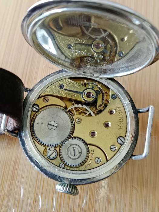 Vintage men's world war trench omega watch