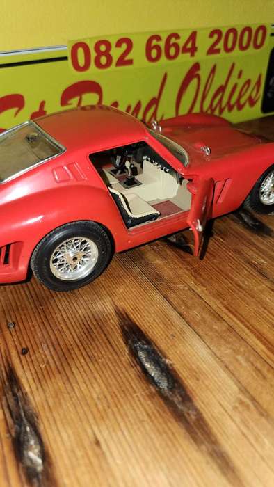 FERRARI GTO 1982 Bburago