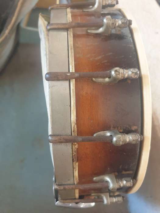 Gibson banjo ukele from the 1920`s in original case