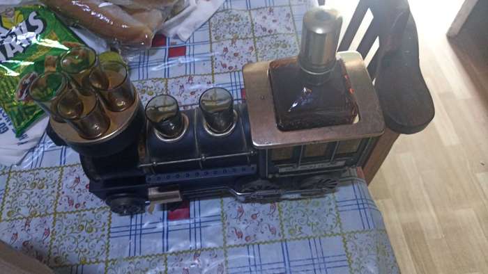 Iron horse whisky set complete.