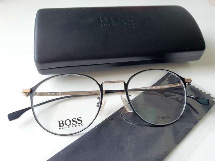 HUGO BOSS 1068/F/O6W Eyewear - TITANIUM EDELOPTICS - VALUE R4000.00 +