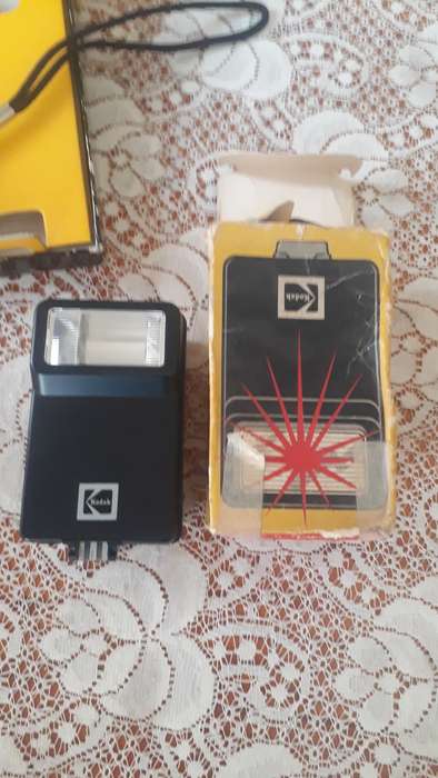 VINTAGE Kodak Tele-Extra 300 with Kodak 100 Flash Unit in original boxes - for a collector!!!!
