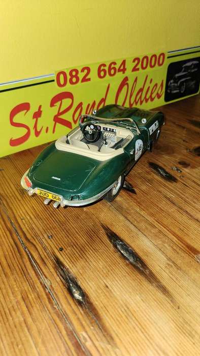 JAGUAR E type 61
