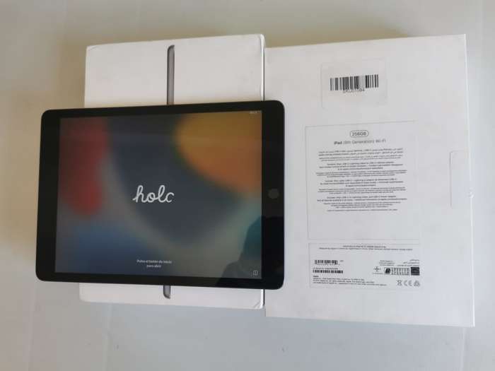 iPad 9th gen 256gb *LIKE NEW*