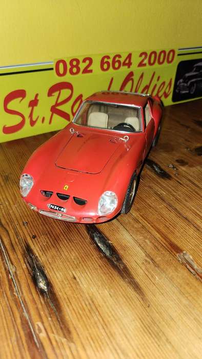 FERRARI GTO 1982 Bburago