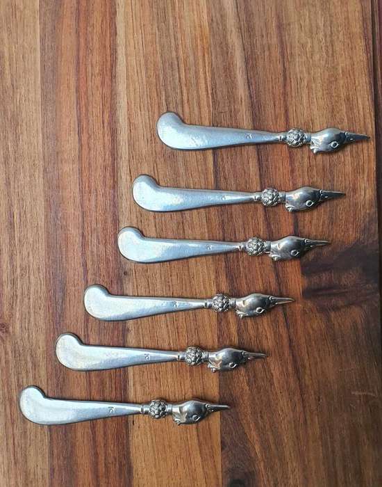 6 × Jenna Clifford Duck style 950 butter knifes