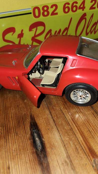 FERRARI GTO 1982 Bburago