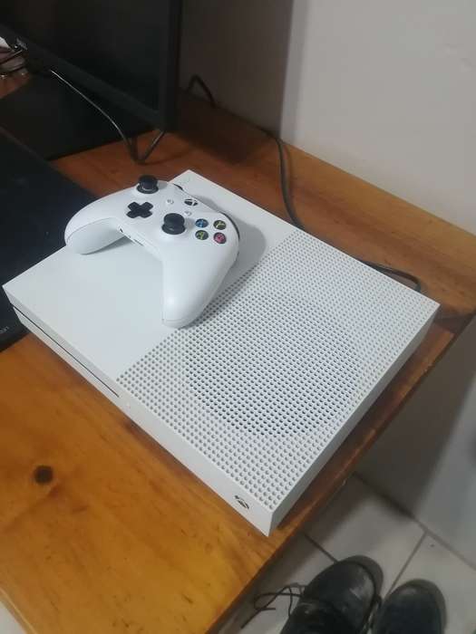 Xbox One S 1TB