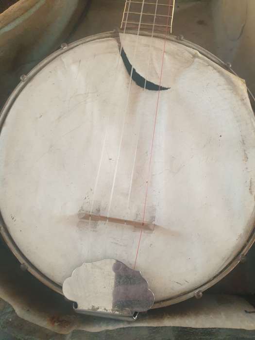 Gibson banjo ukele from the 1920`s in original case