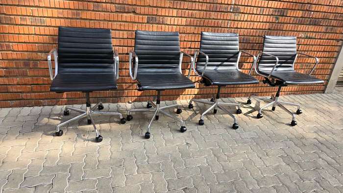 Herman miller ORIGINAL EAMES EA33 OFFICE CHAIR
