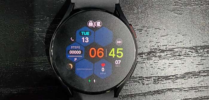 Samsung Watch 5 40MM Bluetooth Varient[Battery Doesn't Seem To Last Long/But Last Couple Hours]