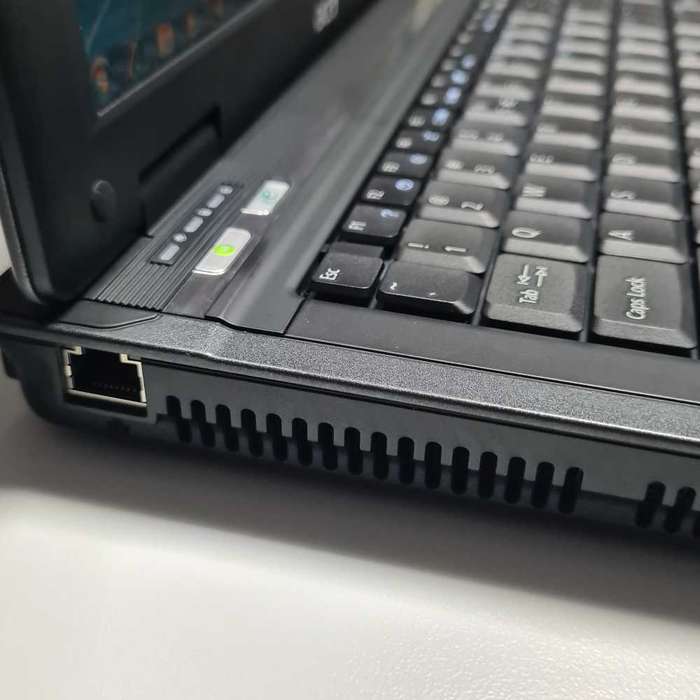 ACER TRAVELMATE 6292. Windows 7 laptop