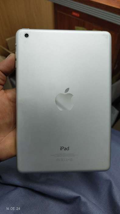 iPad Mini 16GB WiFi only (Touch cracked) (Pre Owned)