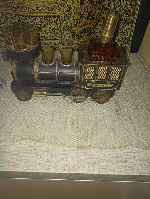 Iron horse whisky set complete.