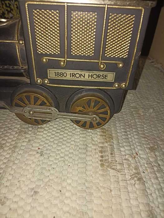 Iron horse whisky set complete.