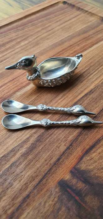 Beautiful Jenna Clifford 950 Duck with 2 spoons
