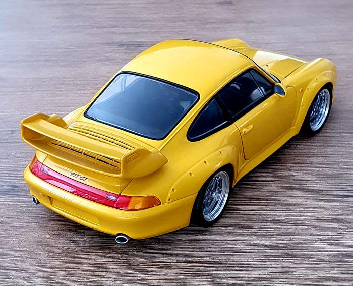 1:18 UT Model- Porsche 911 GT (96)